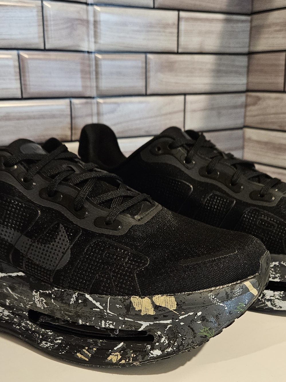 Men's Black Athletic Sneakers with Painted-Accent Sole